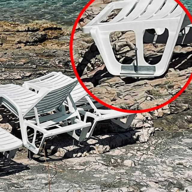Ležaljke na plaži u Sutivanu