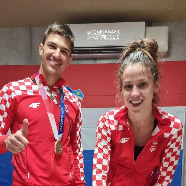Toni Kanaet i Matea Jelić s tortama