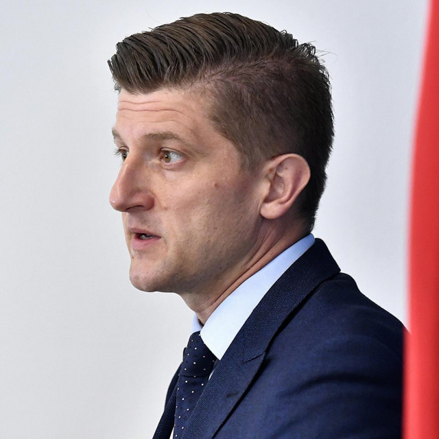 Unatoč tome što većina analiza upućuje na solidan rast hrvatske ekonomije ove godine, Marić neće moći mnogo učiniti u smanjivanju duga ako u tom poslu ostane sam