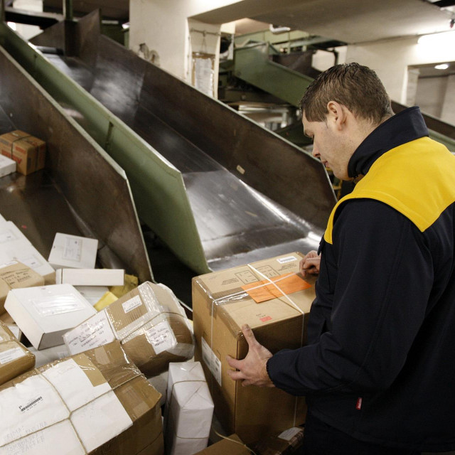 Usluga carinskog posredovanja u HP-u iznosi 18.50 kuna i time su za korisnike najpovoljniji