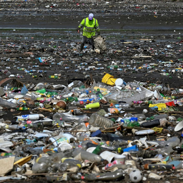 Plastika na plaži, Panama City