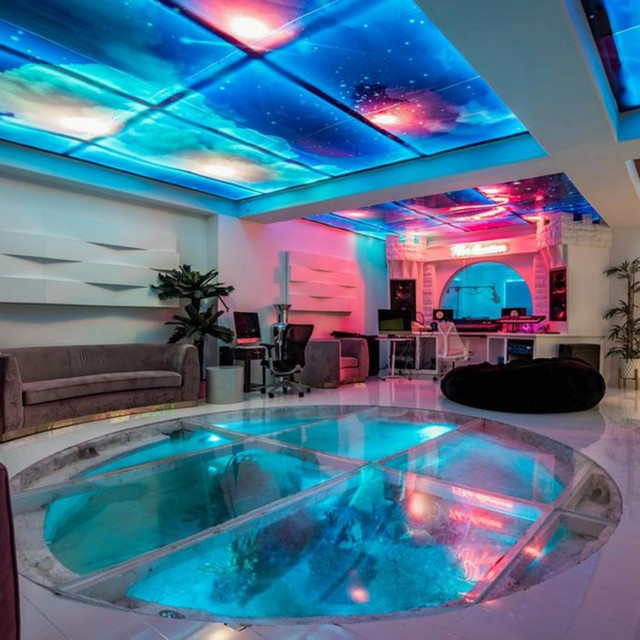 Kuća s bazenom Meghan Trainor u Encino, Los Angelesu.