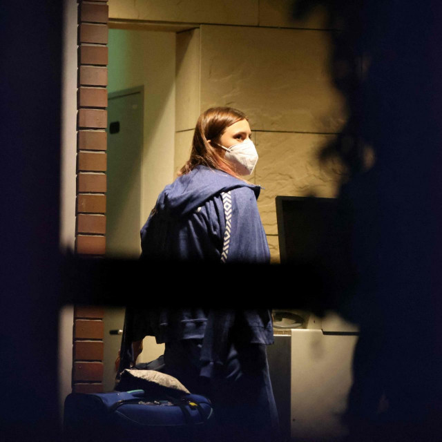 Kristina Timanovskaja došla je ponedjeljak u poljsku ambasadu u Tokiju sa svojom prtljagom