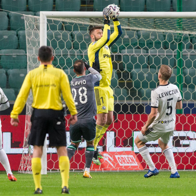 Artur Boruc u akciji