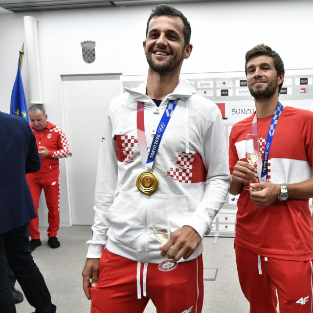 Pavić i Mektić bili su među prvima koji su svečano dočekani na
zagrebačkom aerodromu