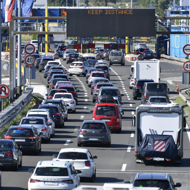 Naplatne kućice Lučko
