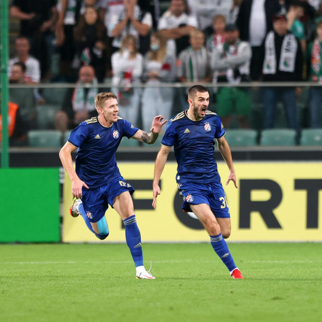 Kristijan Jakić i Bartol Franjić slave gol Dinama u Varšavi