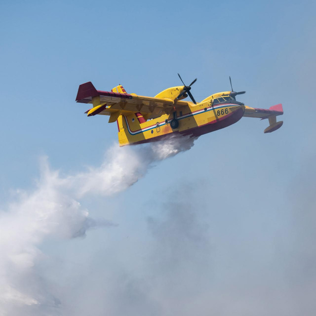 Kanader gasi požar, Ilustracija