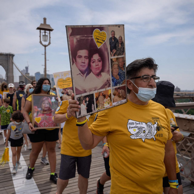 Marš sjećanja na preminule od covida