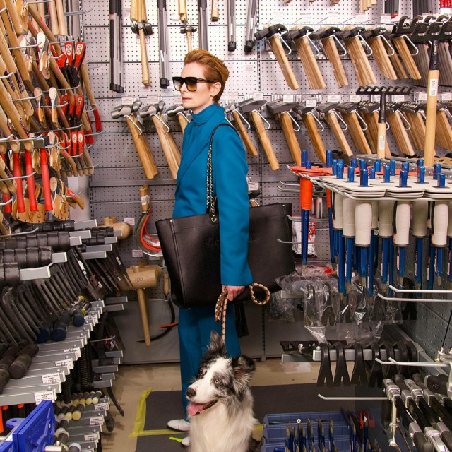 Tilda Swinton u sceni iz filma ”Ljudski glas”.