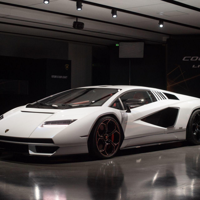 2022 Lamborghini Countach LPI 800-4