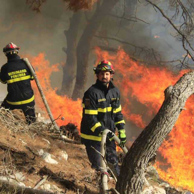 Gašenje požara, Ilustracija