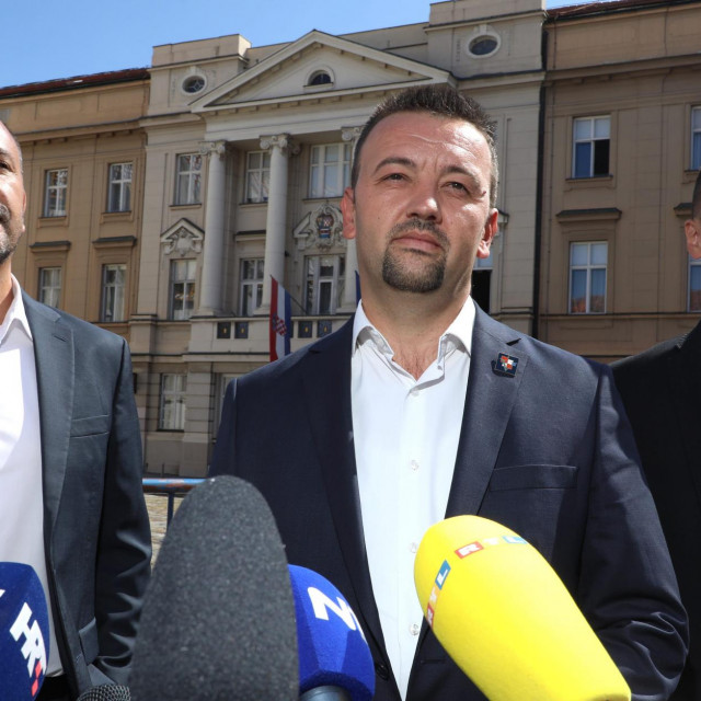 Marijan Pavliček, Hrvoje Zekanović, Frano Čirko
 