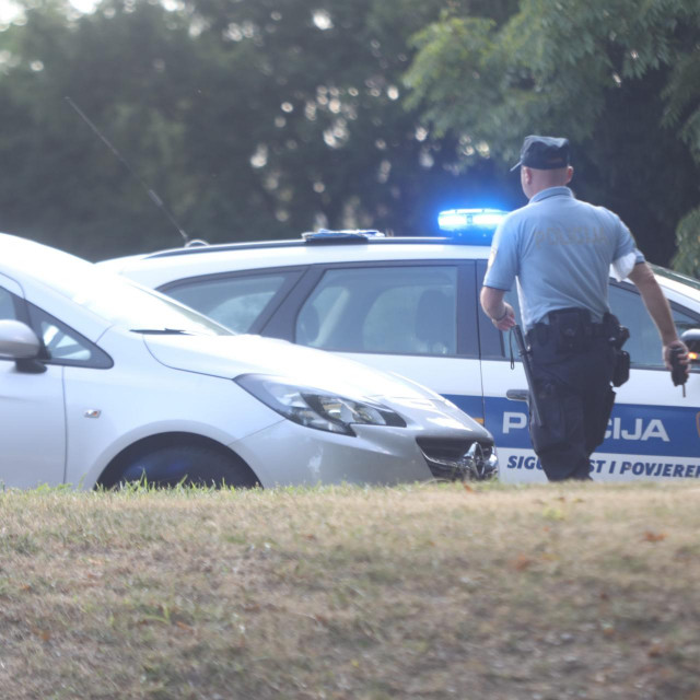 Interventna policija u potrazi za odbjeglim muškarcem