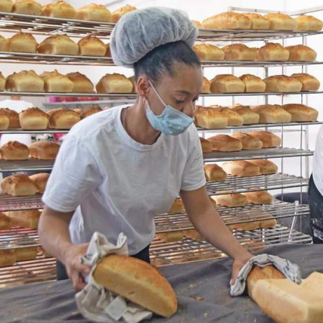 U Žitozajednici ističu kako su poskupljenja, osim zbog cijene pšenice, i posljedica rasta cijena energenata, transporta, ambalaže..., koji su poskupjeli 30-40 posto