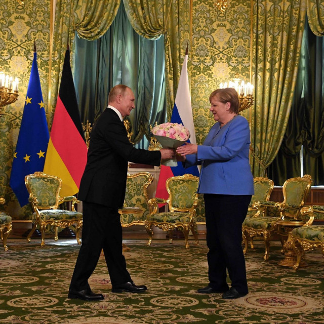Vladimir Putin i Angela Merkel