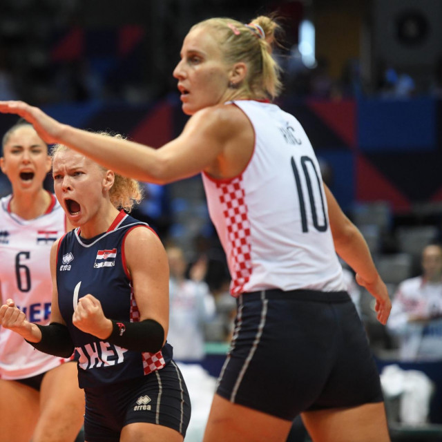Zadar, 190821.
EuroVolley 2021 � Europsko prvenstvo u odbojci za zene. Utakmica reprezentacije Hrvatske i Svicarske.
Na fotografiji: slavlje ekipe Hrvatske.