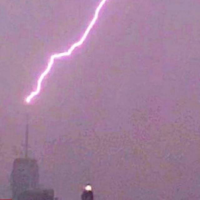 Grom udara u One World Trade Center