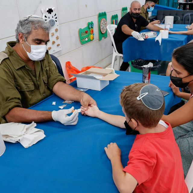 Izrael je djecu koja još ne mogu primiti cjepivo odlučio masovno testirati na antitijela koronavirusa