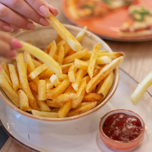 Kad se odlučujete za junk food, možda bi najbolje bilo posegnuti za pomfritom.