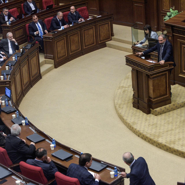 Premijer Pašinjan u obraćanju parlamentu, ilustracija