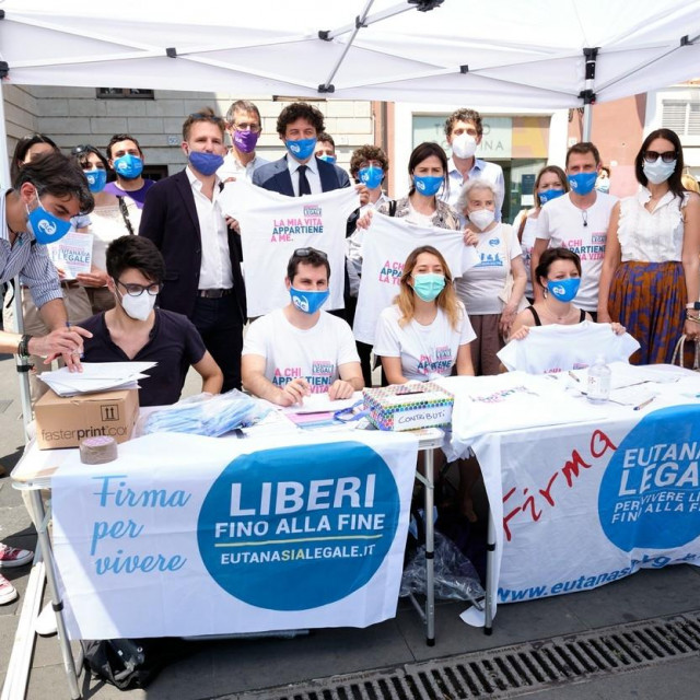 Prikupljanje potpisa za referendum u Italiji