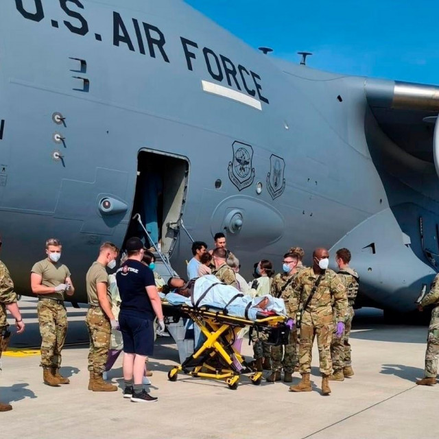 Beba rođena na evakuacijskom letu iz Afganistana