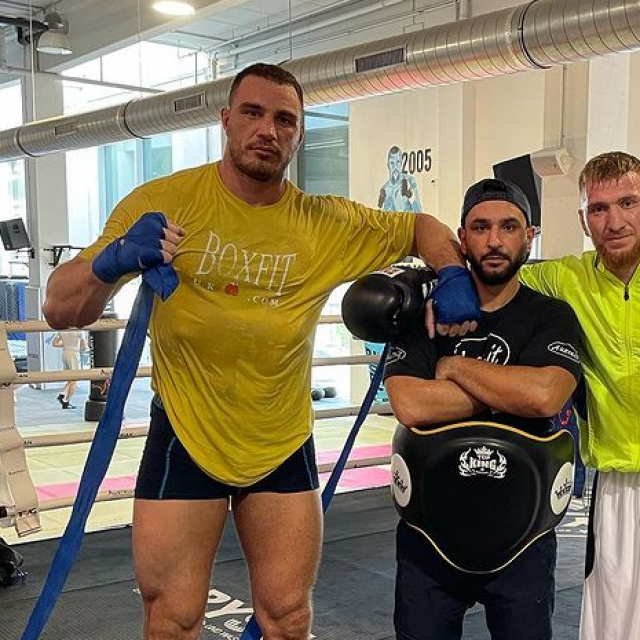 Agron Smakići (lijevo), Mansur Elsaev (desno)