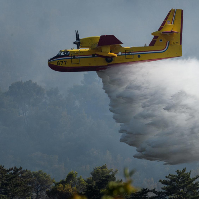 Kanader gasi požar, Ilustracija
