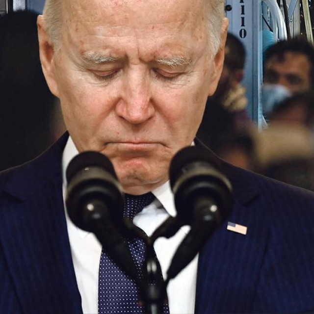 Joe Biden (lijevo)
