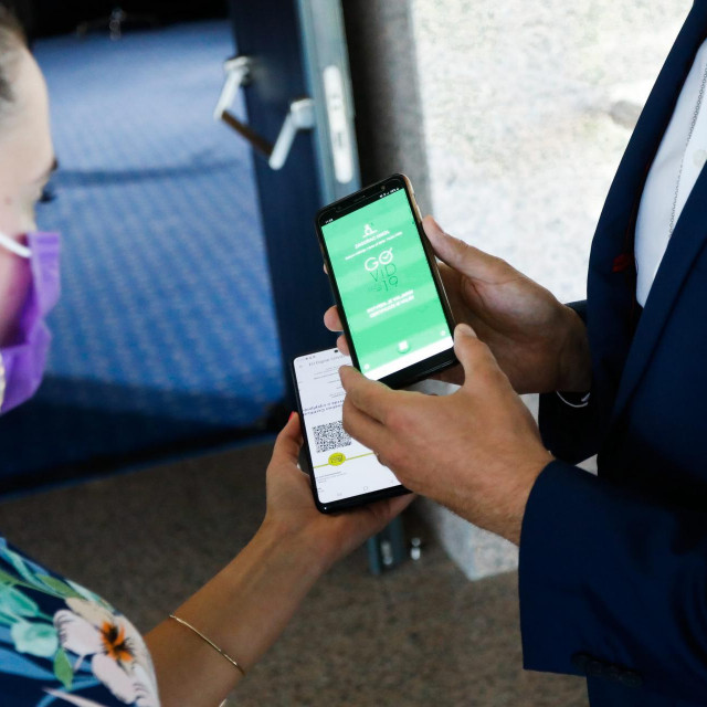 Covid potvrda/Ilustracija