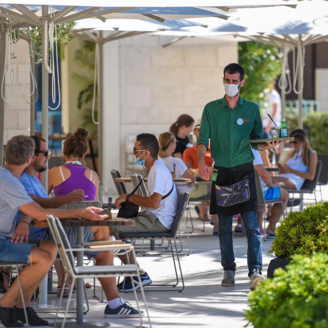 Turizam u doba korone u Tivtu u Crnoj Gori, Ilustracija