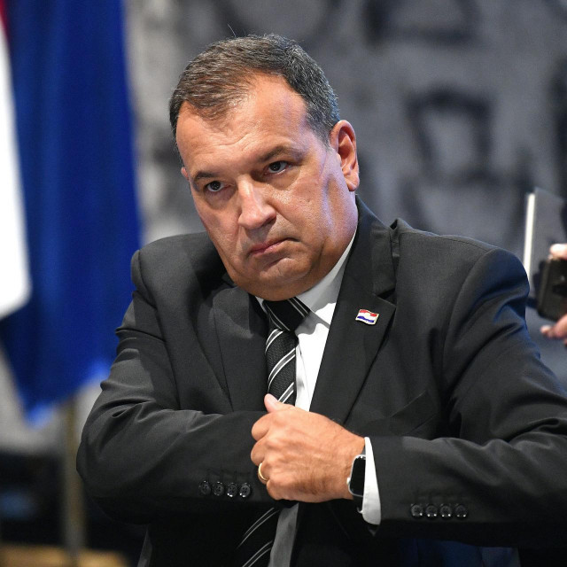 Vili Beroš, ministar zdravlja