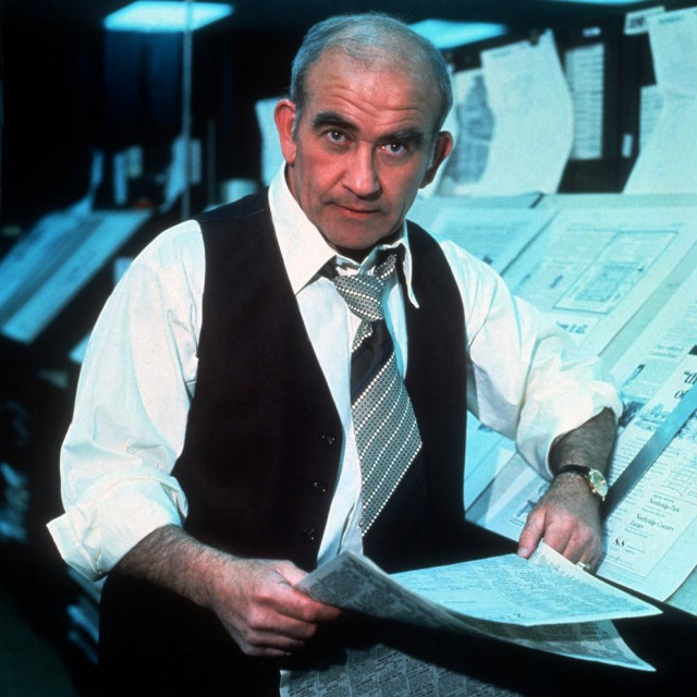 Ed Asner kao Lou Grant