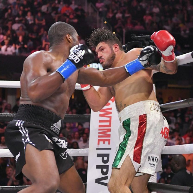 Daniel Dubois fights Joe Cusumano 