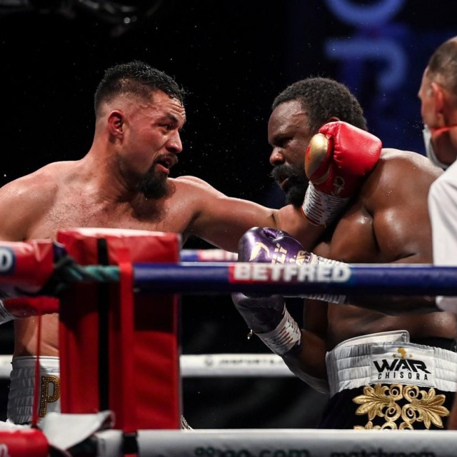 Joseph Parker vs. Derek Chisora