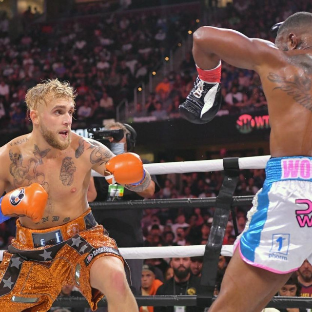 Jake Paul vs Tyron Woodley