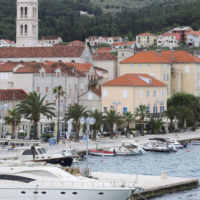 Supetar, arhivska fotografija