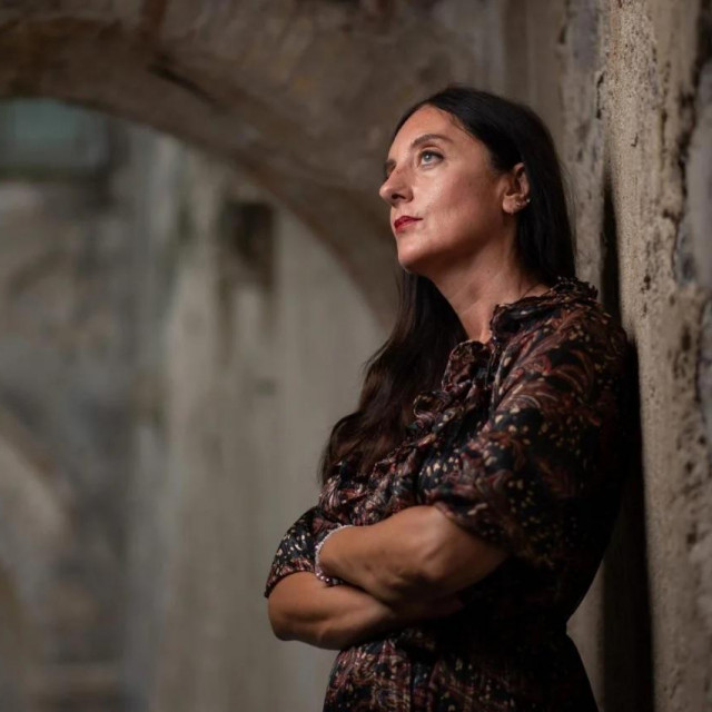 'Ono što mi je bilo teško naučiti u životu, a što sam bila primorana naučiti, jest da se život živi danas. Ne jučer, ne sutra. Samo danas' – govori Tanja i uvodi nas u svoju zapanjujuću životnu priču