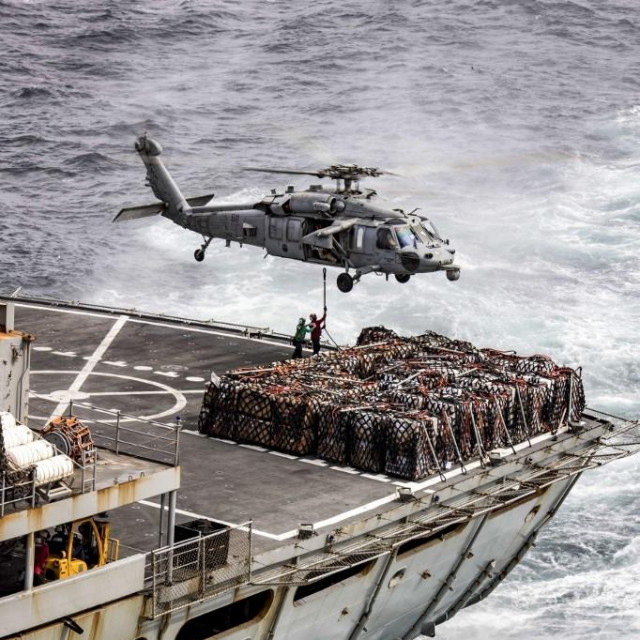 Helikopter MH-60S Sea Hawk