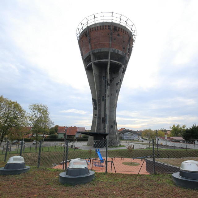 Vukovarski vodotoranj, arhivska fotografija