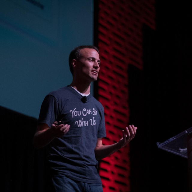 Kent C. Dodds sudjelovao ja na više stotina konferencija