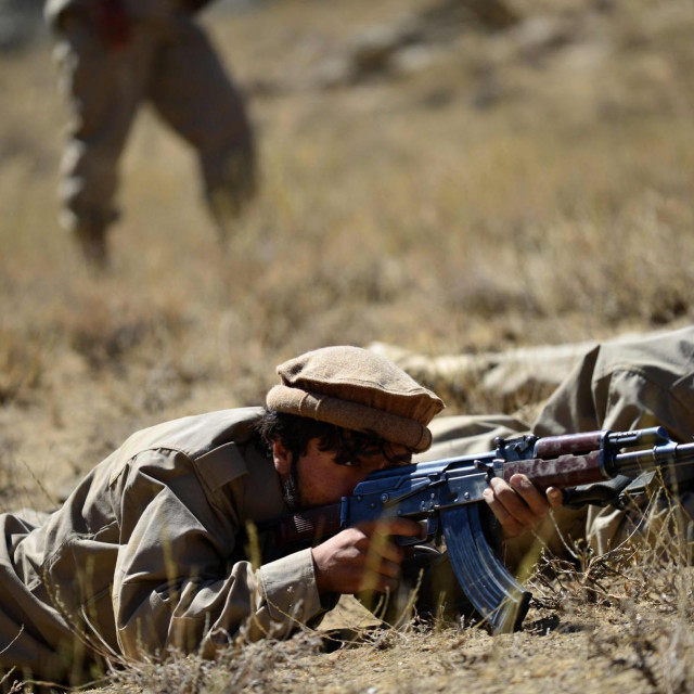 Pripadnik pokreta otpora tijekom vježbe u okrugu Dara u provinciji Panjšir
