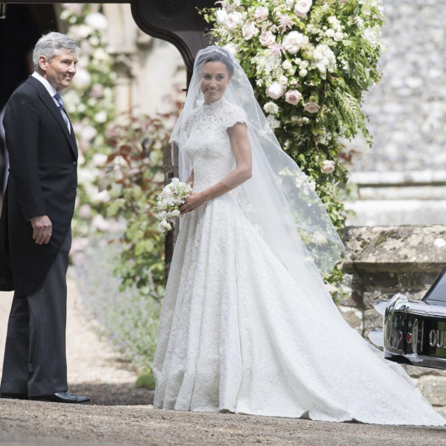 Pippa se 2017. udala za Jamesa Matthewsa.