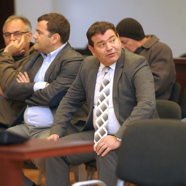 Domagoj Bebić i Pjerino Bebić (skroz desno)