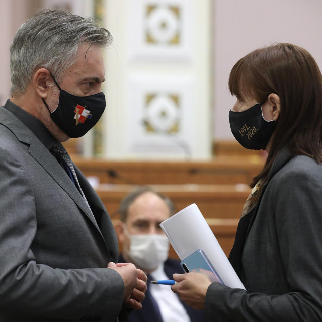 Vesna Vučemilović i Miroslav Škoro.