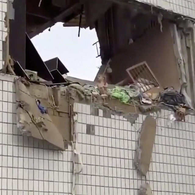 Alisa je spašena nakon eksplozije plina u 9-kata stambene zgrade u gradu Noginsk, Moskovska regija