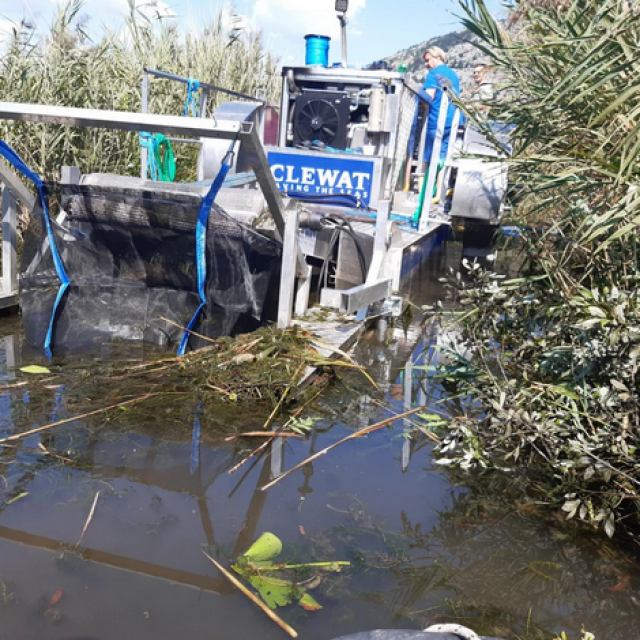 Specijalni stroj iz Finske za 'čupanje' krocnja, tj. vražje trave