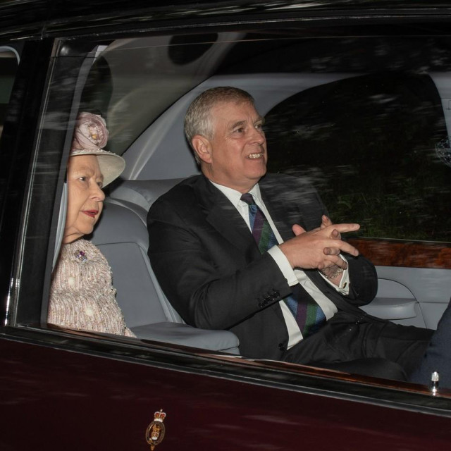 Prince Andrew i kraljica Elizabeta