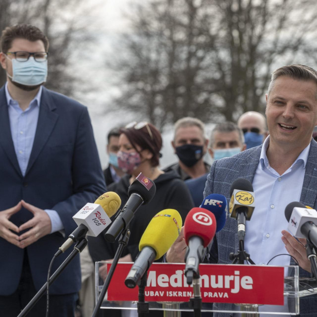 Peđa Grbin u društvu Stjepana Kovača, arhivska fotografija